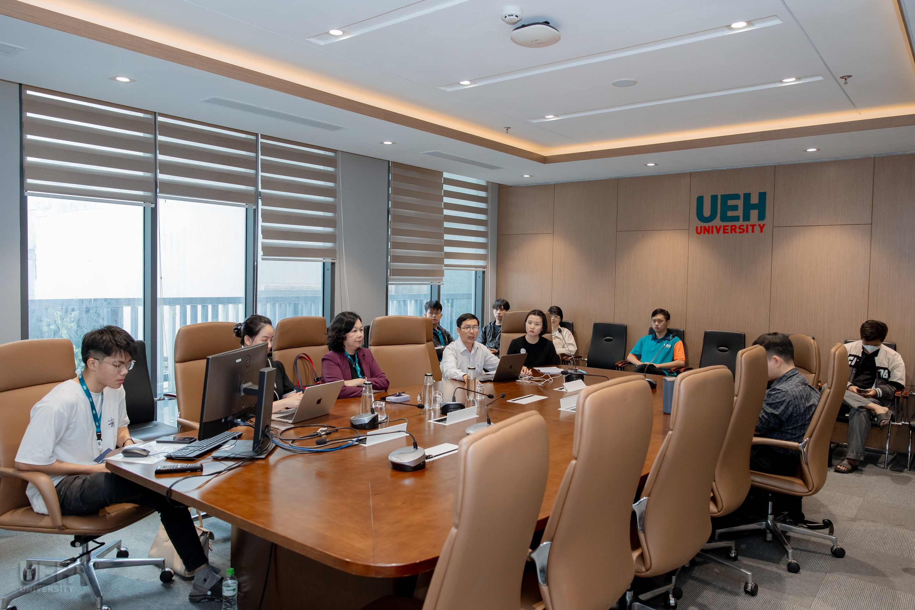 Mot-so-hinh-anh-cac-phien-thao-luan-song-song-trong-khuon-kho-Hoi-thao