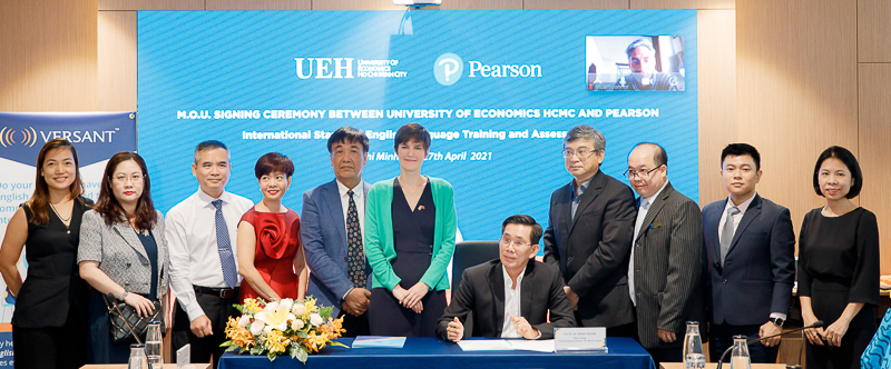 UEH hợp tác cùng Pearson (Anh quốc): Phát triển hệ sinh thái dạy và học tiếng Anh cho sinh viên