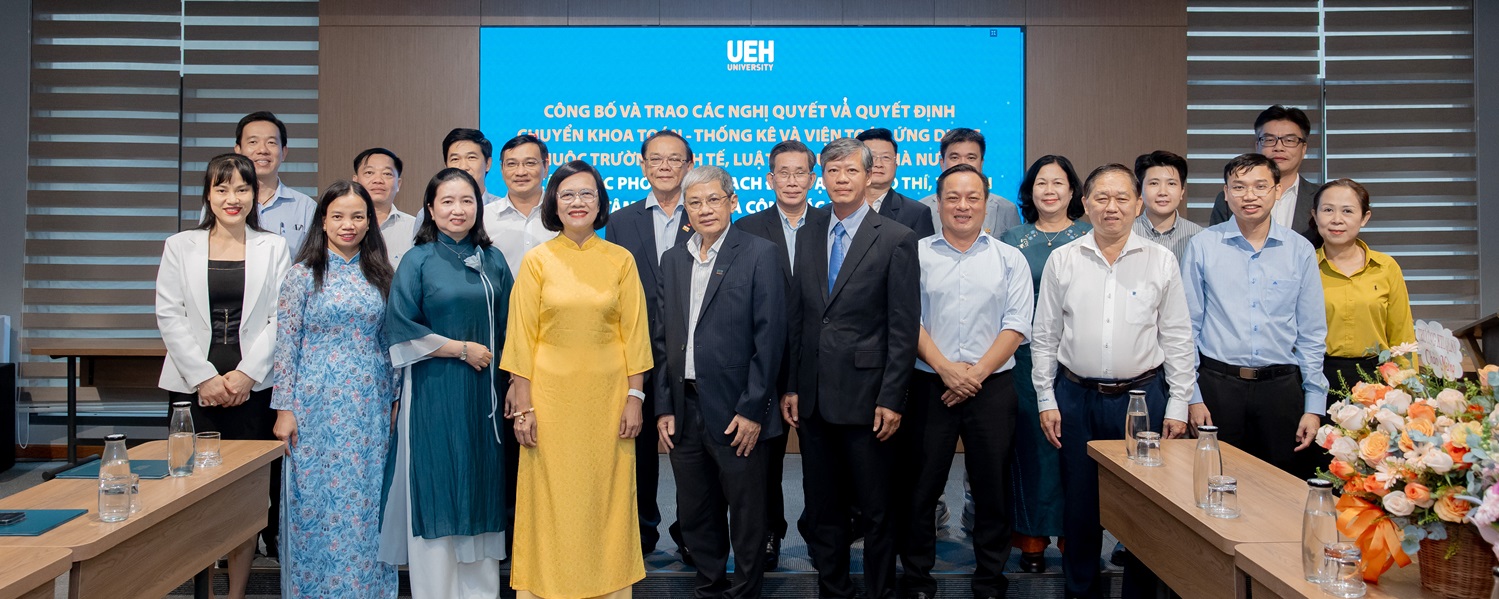 UEH announcing and conferring Resolutions and Decisions on the organization and the rearrangement of affiliated units: Continuing to perfect the Multidisciplinary University model