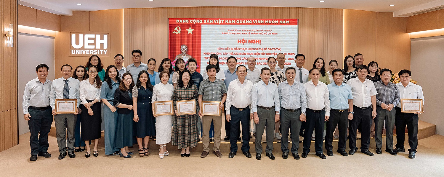 Hội nghị Tổng kết 10 năm thực hiện Chỉ thị số 05-CT/TW; khen thưởng tập thể, cá nhân thực hiện tốt học tập và làm theo tư tưởng, đạo đức, phong cách Hồ Chí Minh giai đoạn 2024 - 2025 nhân Kỷ niệm 135 năm ngày sinh của Bác (19/5/1890-19/5/2025)