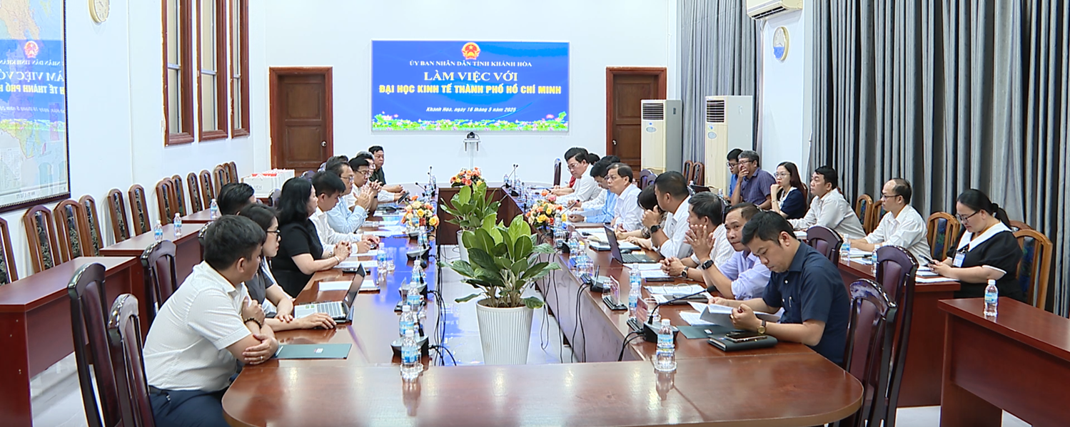 UEH and Khanh Hoa Province Agreement on the Plan to Start Construction of UEH Nha Trang on August 19, 2025 and the 2-hectare Expansion for the Innovation Center Project