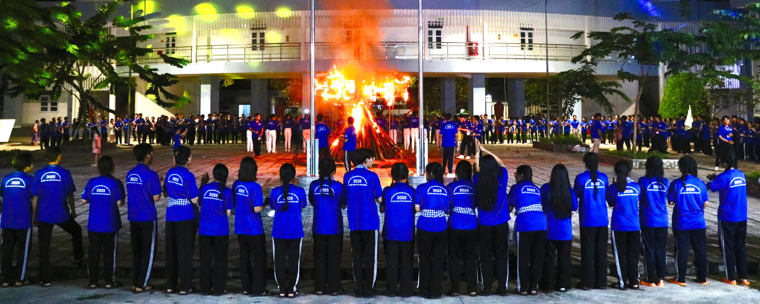 Closing Ceremony of the 2025 UEH Volunteer Campaign – Vinh Long Province Front: Concluding a Journey of Pride, Igniting Knowledge and Aspirations to Serve 
