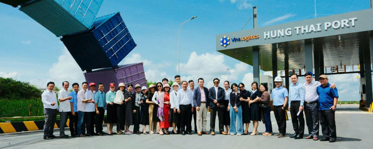 Master of Public Management – Intake 34 Class Participates in a Thematic Field Trip on "Towards a Smart and Sustainable City" in Tan Phuoc Ward, Phu My Town
