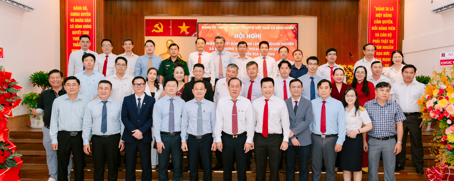 UEH Signs University-Enterprise Cooperation Agreement in Binh Hung Commune, Promoting Local Private Economic Development
