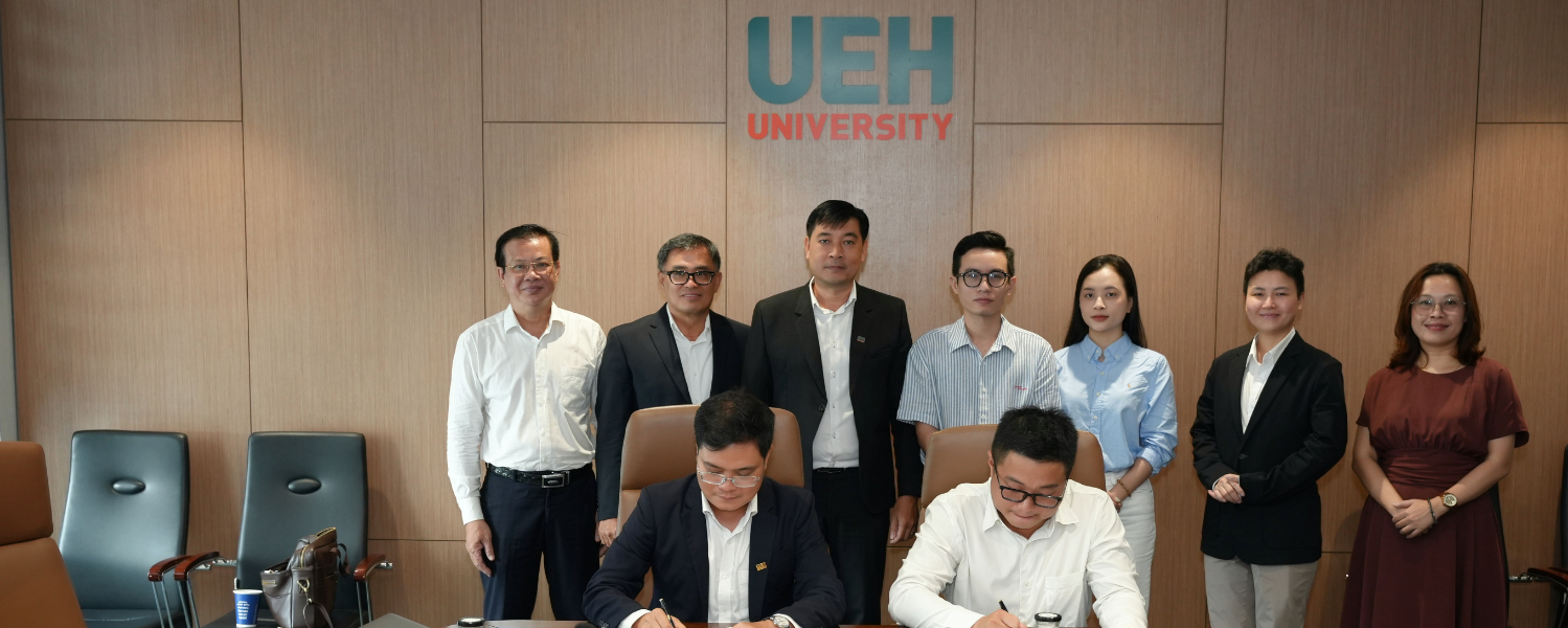 UEH College of Business and Royal Tourism and Restaurant Services Joint Stock Company Sign a Memorandum of Understanding