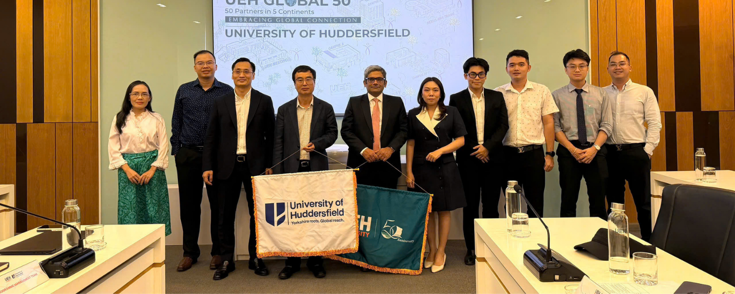 UEH collaborates with the University of Huddersfield to launch the Joint Ph.D. Training Program in Business and Management
