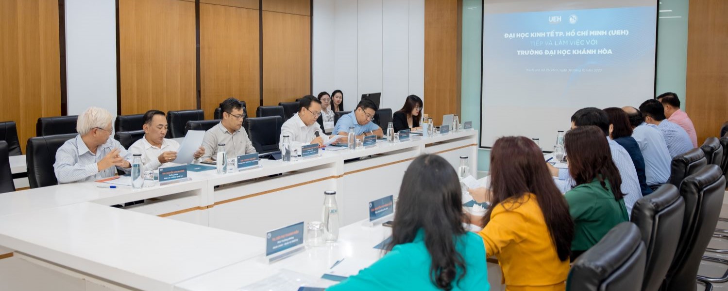 Khanh Hoa University delegation visiting and working at UEH

