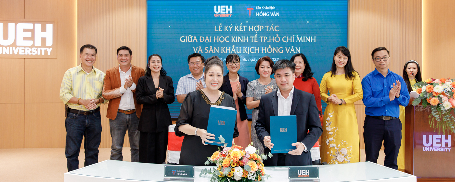 Launching the UEH Theater and short-term art-inspired training courses, marking the cooperation between UEH and Hong Van Drama Theater