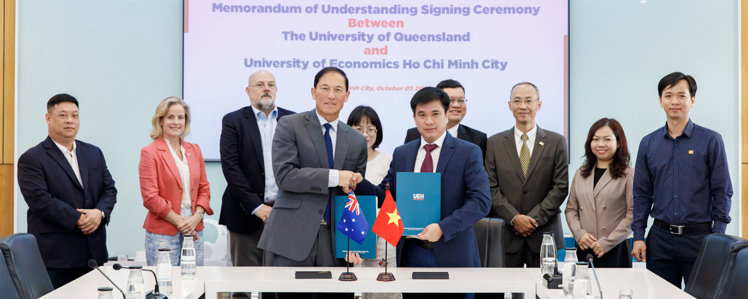 The signing ceremony of cooperation between UEH and University of Queensland, Australia