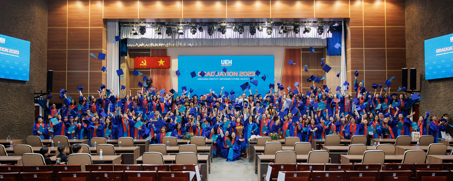 More than 2,800 UEH new graduates officially entering the labor market with the ability to master technology, think globally and act locally