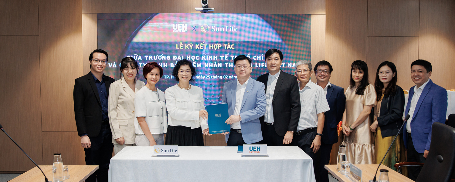 Cooperation signing ceremony between UEH and Sun Life Vietnam Co., Ltd