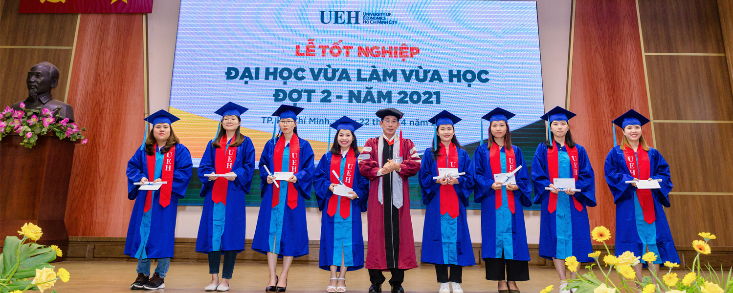UEH held the 2nd Graduation Ceremony for the Part-time new bachelors in 2021
