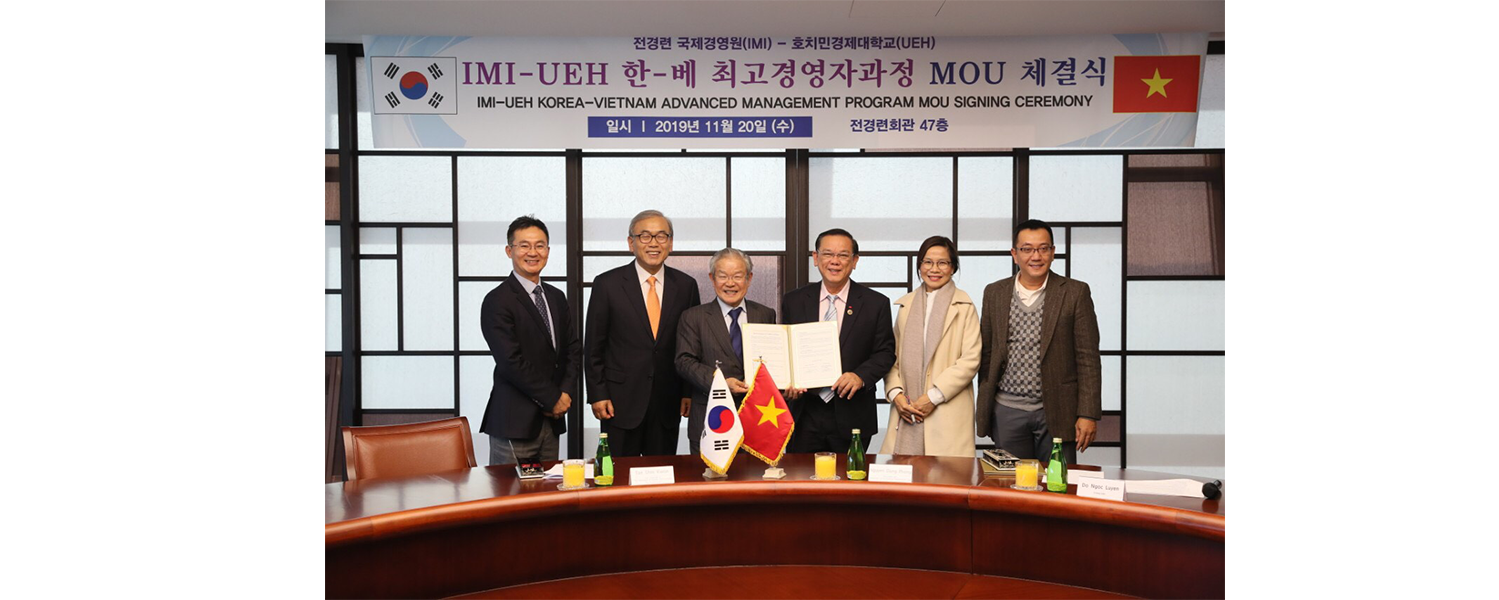 UEH President signed the cooperation agreement between Vietnam - Korea Global Business Administration program with FKI Federation and discussed new cooperation opportunities with Soongsil University.