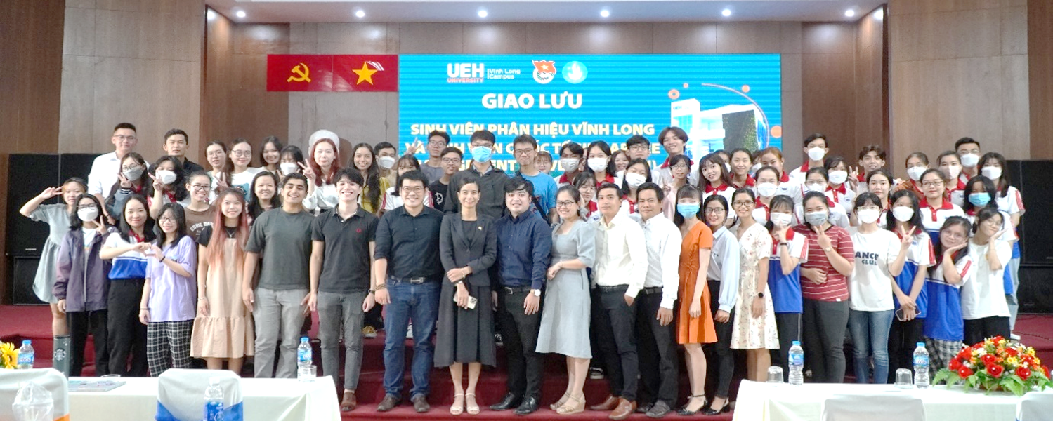 UII collaboratively organizing a series of Startup and Innovation Training Programs and Exchange Programs between UEH Vinh Long Campus’s students and Singapore Management University’s students (SMU) at Vinh Long Campus
