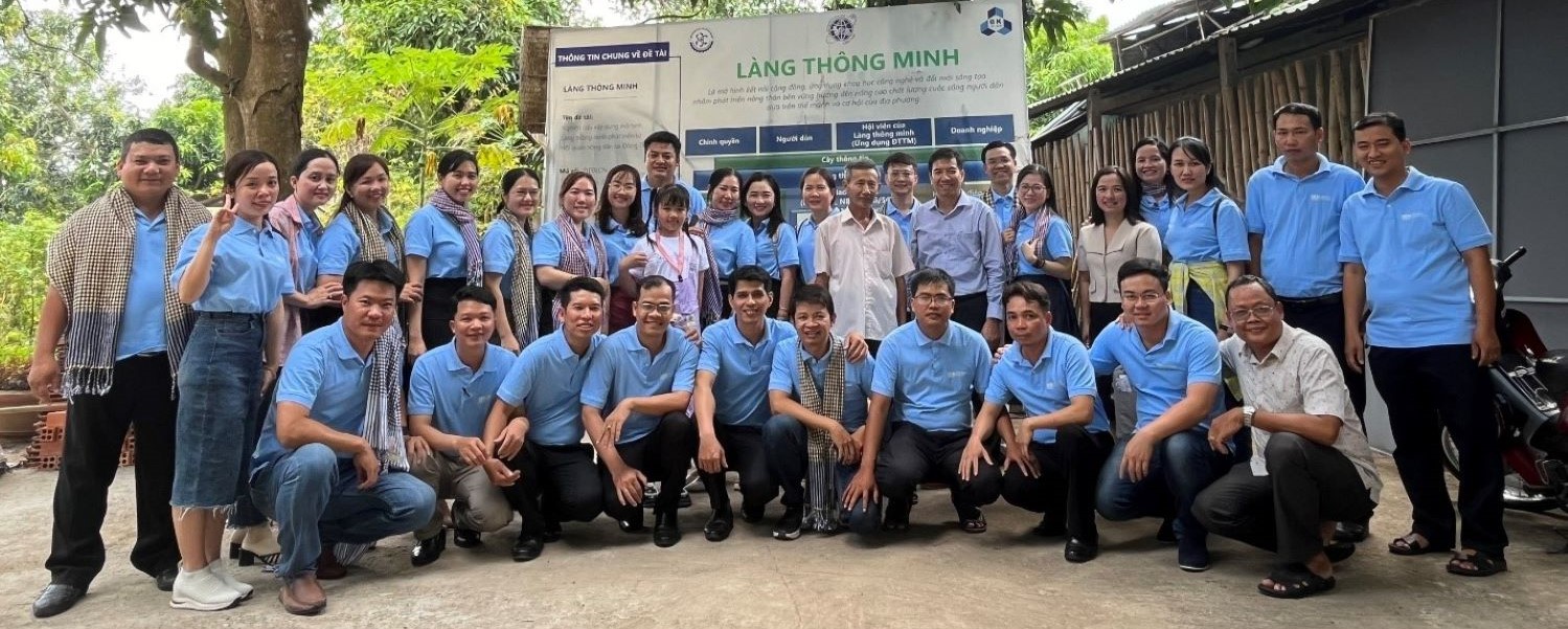 Field research trip on the topic "Digital Transformation and Economic Development Program in Dong Thap Province"

