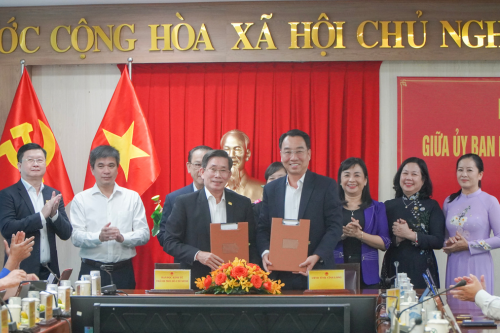 Signing Ceremony of the Cooperation Program Between the People’s Committee of Vinh Long Province and the University of Economics Ho Chi Minh City for the 2025-2030 Period