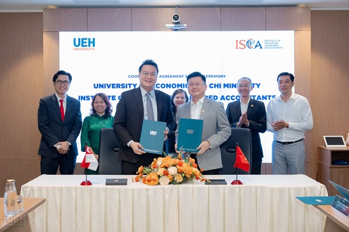 Signing ceremony of the memorandum of understanding between University of Economics Ho Chi Minh city and the Institute of Singapore Chartered Accountants