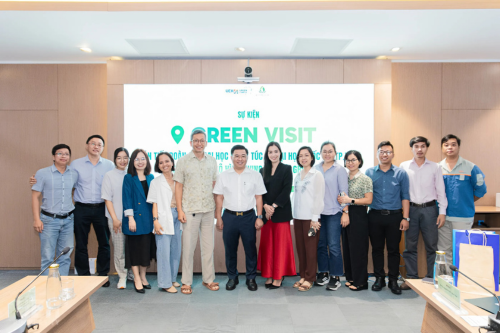 Green Visit: Welcoming Delegations from Universities and the Management Board of VNU-HCM Dormitory Center to Explore the Living Lab Model and Learn About the UEH Green Campus Project