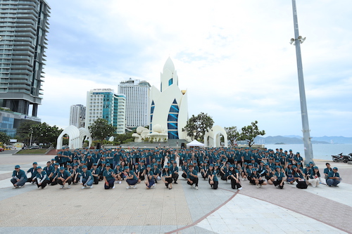 [UEH Day 2025 – Day 1] A Journey of Inspiration for the Community, Environment, and Society by 900 UEHers in Khánh Hòa Province
