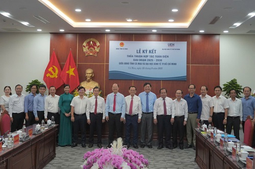 Signing Ceremony for the Comprehensive Cooperation Agreement for the 2025 - 2030 Period between University of Economics Ho Chi Minh City and Ca Mau Provincial People's Committee
