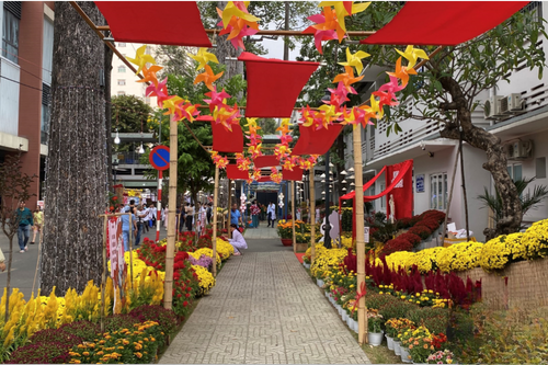 ISCM Brings the Tet Spirit to Cho Ray Hospital's Patients and Medical Staff with the 2026 Flower Street Volunteer Project