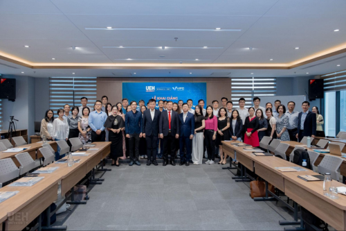 UEH Launches Training Course on "Operational Knowledge of the Vietnam International Finance Center" in HCMC: Training Core Human Resources for VIFC-HCMC