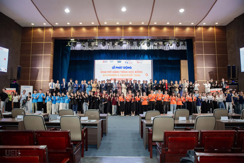 UEH Partners with the Vietnam E-commerce Association (VECOM) to Launch the Ecommerce Passport 2026 Scholarship Program – Equipping E-commerce Students with Practical Skills and Mindsets