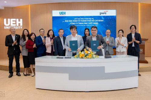 UEH Signs Memorandum of Understanding with PwC Vietnam