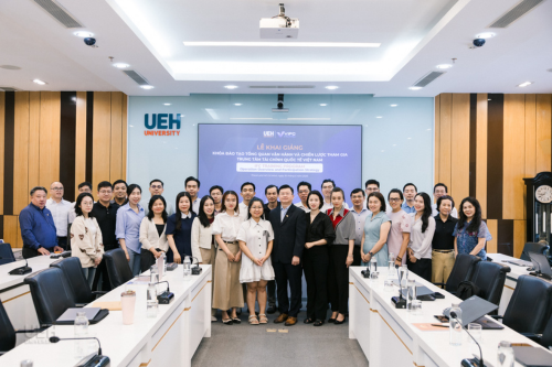 UEH Launches Second Cohort of the Training Program "IFC Training Program: Operation Overview and Participation Strategy"