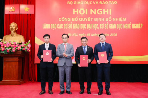 Bộ Giáo dục và Đào tạo tổ chức Hội nghị công bố, trao quyết định bổ nhiệm lãnh đạo các cơ sở giáo dục trực thuộc Bộ