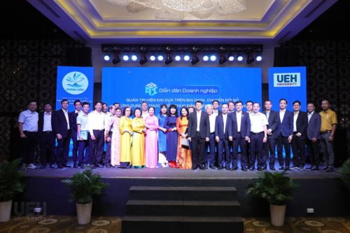 UEH Accompanies Enterprises in Khanh Hoa Province to Promote Modern Governance Based on Big Data, Digital Transformation, and Practical AI