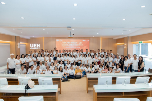 [UEH Alumni Reunion] The 7th Cohort Alumni Reunion: Returning to Alma Mater for UEH’s 50th Anniversary, Continuing the Journey Alongside UEH